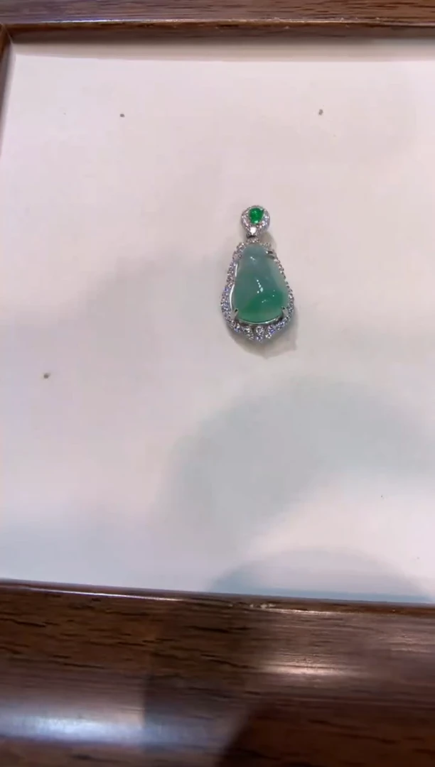 颈饰银S925镶嵌翡翠福瓜