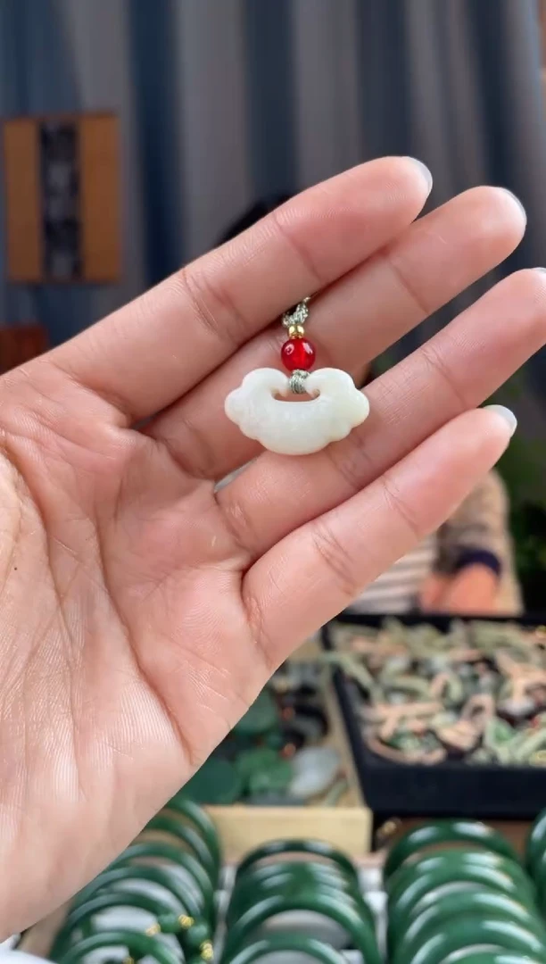 颈饰未镶嵌和田玉拍一发一，多样性发货