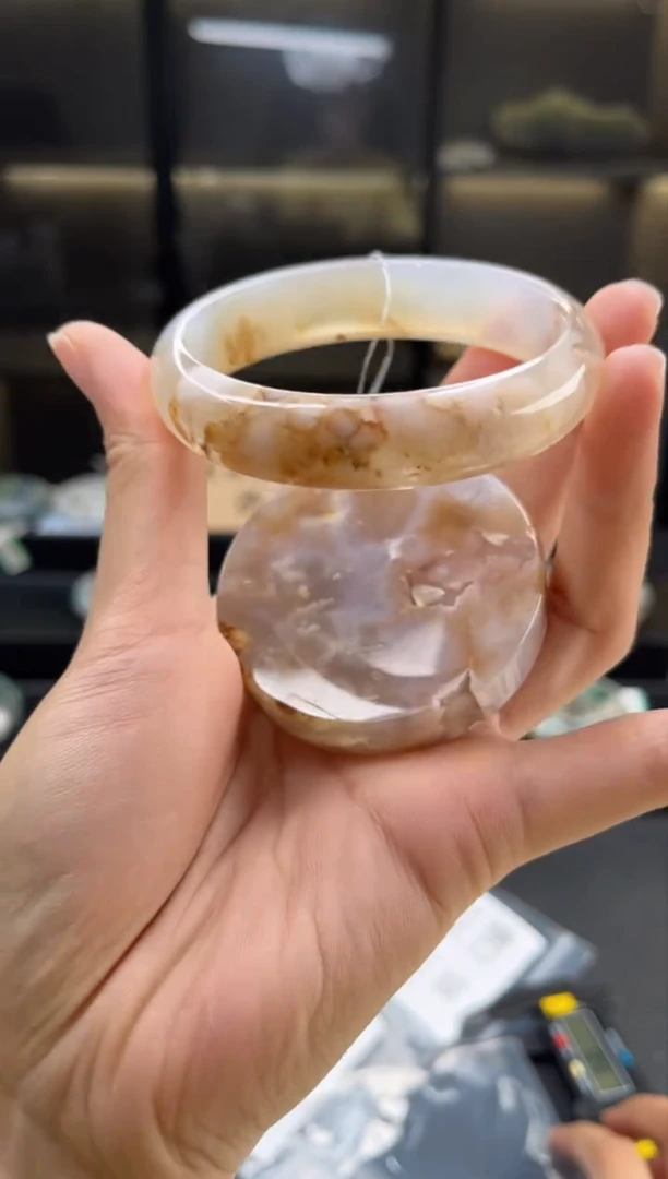 石英质玉手镯未镶嵌57圈口（不退不换）1538112