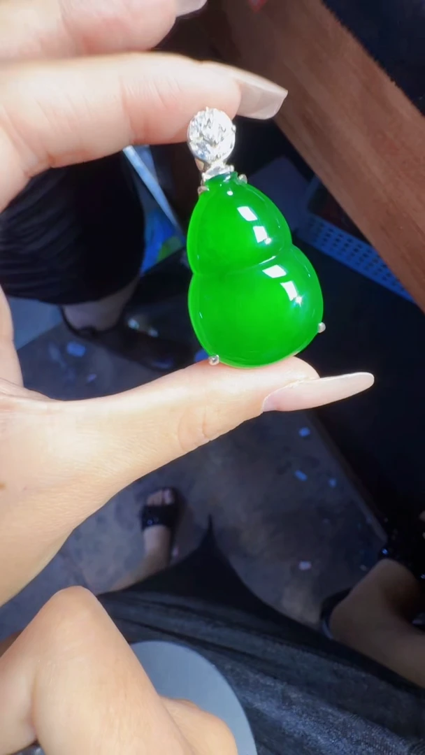 未镶嵌定制翡翠翡翠A货有轻微色差属于正常现象，葫芦多样性发货1