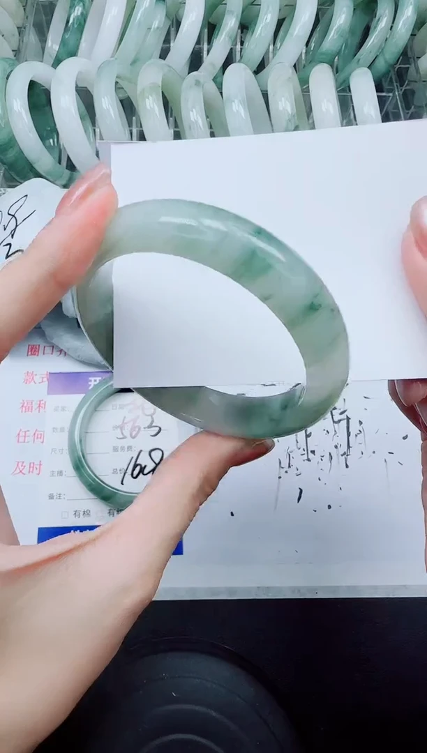 未镶嵌手镯石英质玉37/58.7