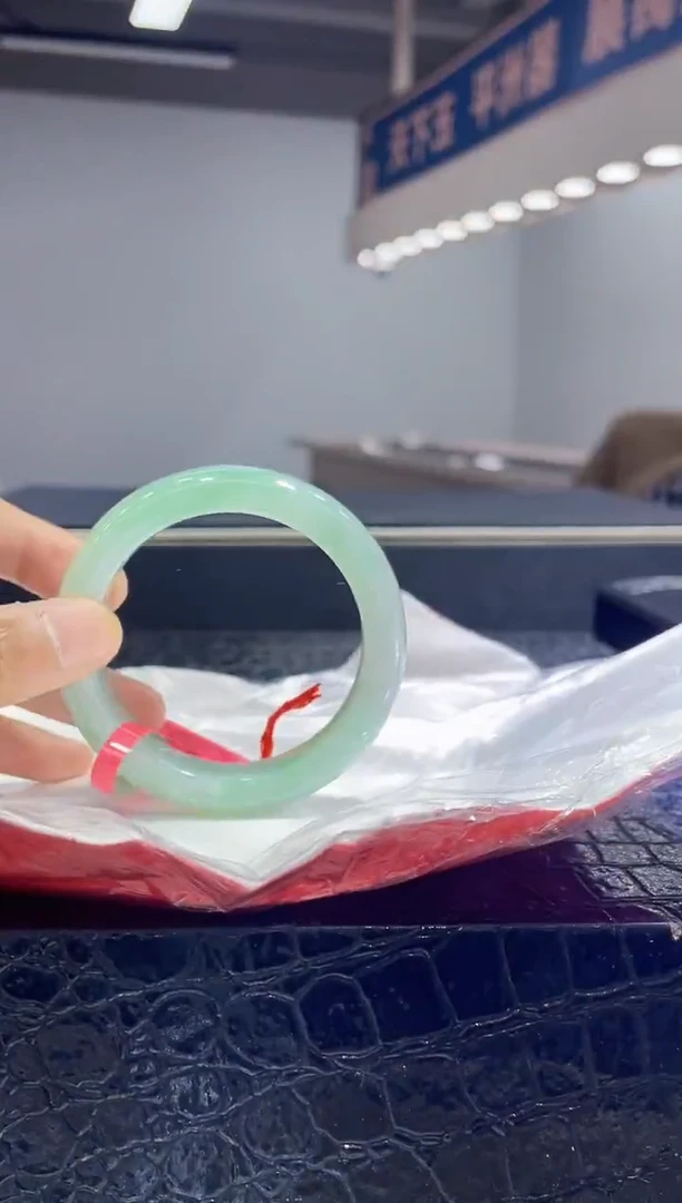 未镶嵌手镯翡翠15