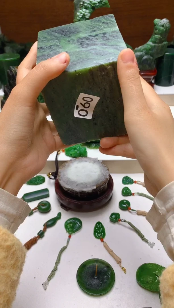 未镶嵌和田玉挂件1