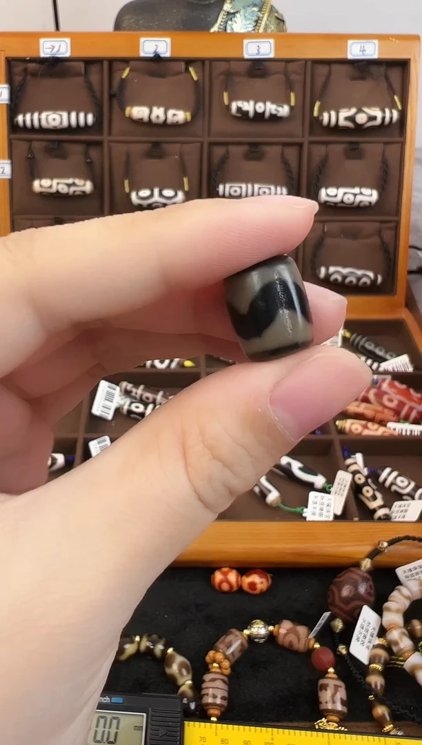 玛瑙/玉髓（覆膜）颈饰未镶嵌25.（微瑕）