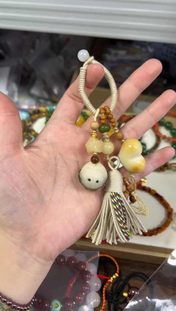 吊坠菩提根/象牙果象牙果屁桃编制款挂件[2687]