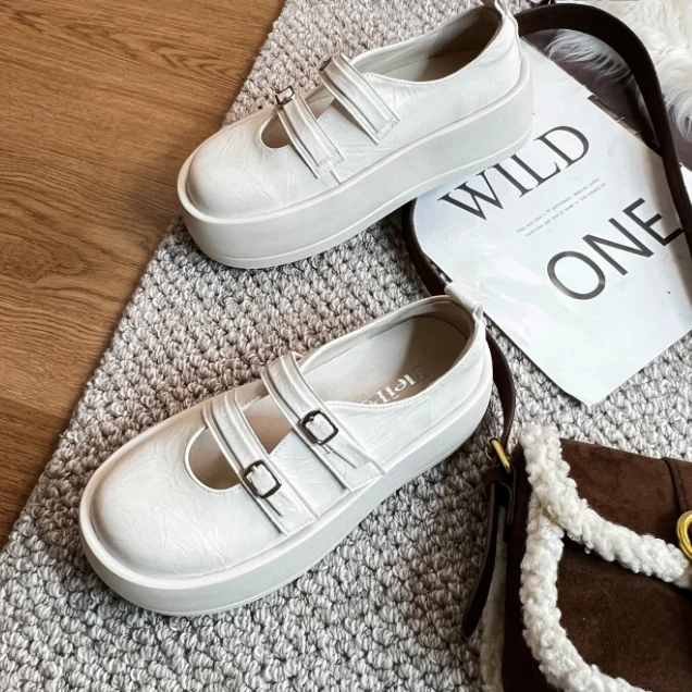 糖糖2025新款女鞋透气四季潮款时尚百搭休闲黑色厚底英伦风3-9-5