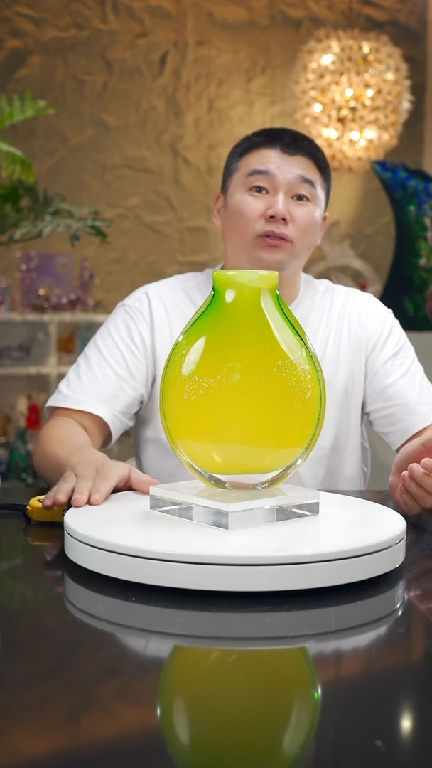摆件福利设计款黄绿花瓶