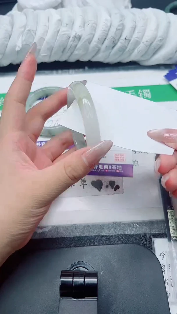 石英质玉手镯未镶嵌160-58