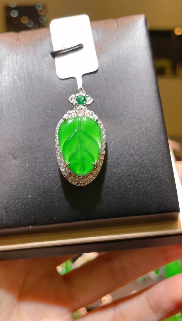 【闪购商品】翡翠吊坠(不含链)未镶嵌A51