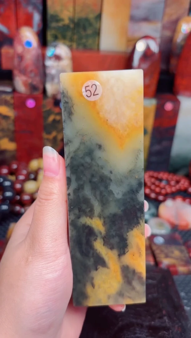 玉桂林鸡血玉印章摆件52