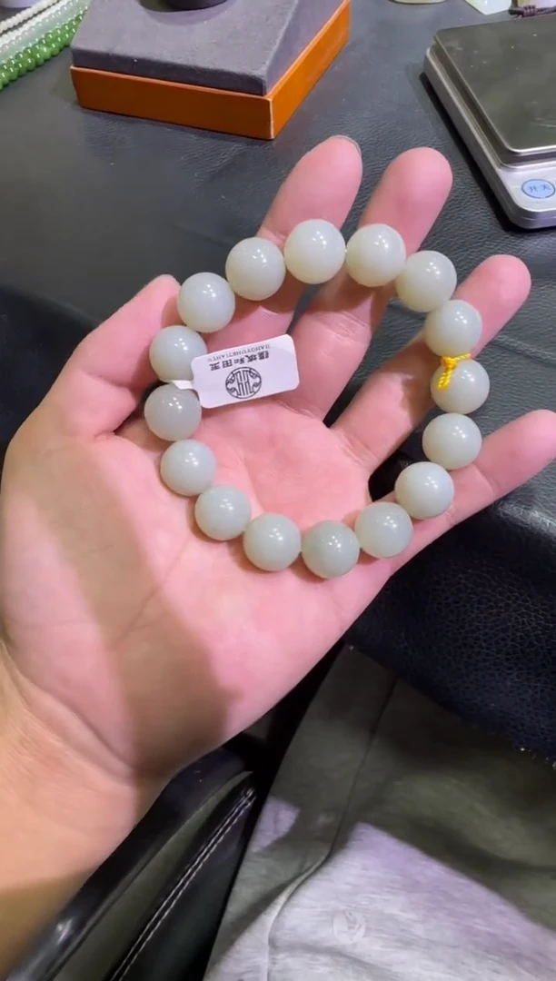 未镶嵌手串和田玉且末近矿高清白手串（产地直发）