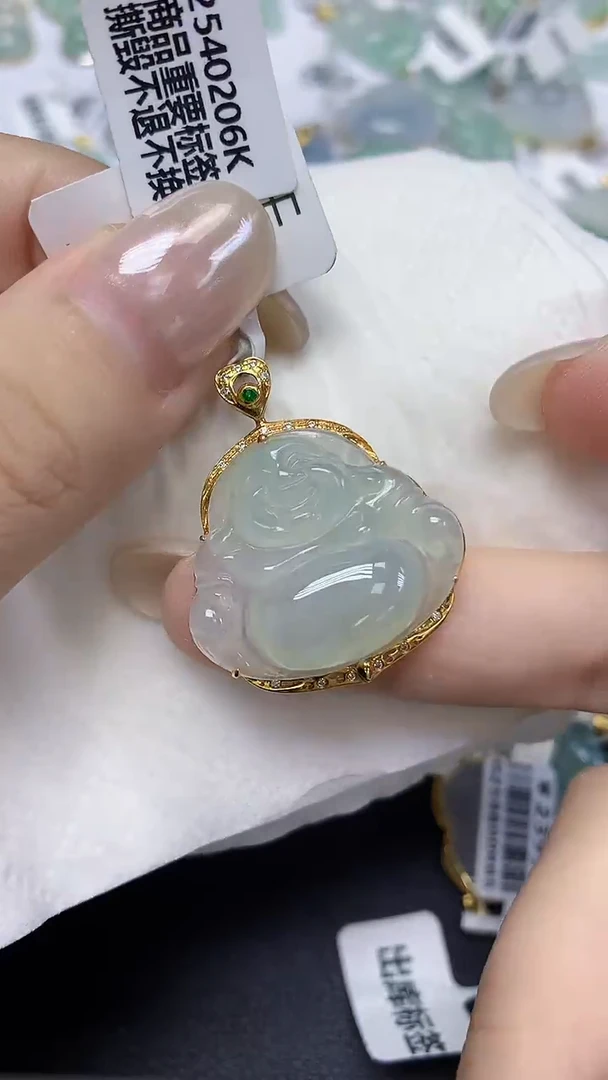 翡翠18K金镶嵌颈饰天然缅甸翡翠A货