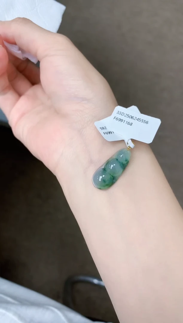 翡翠18K金镶嵌颈饰天然A货翡翠