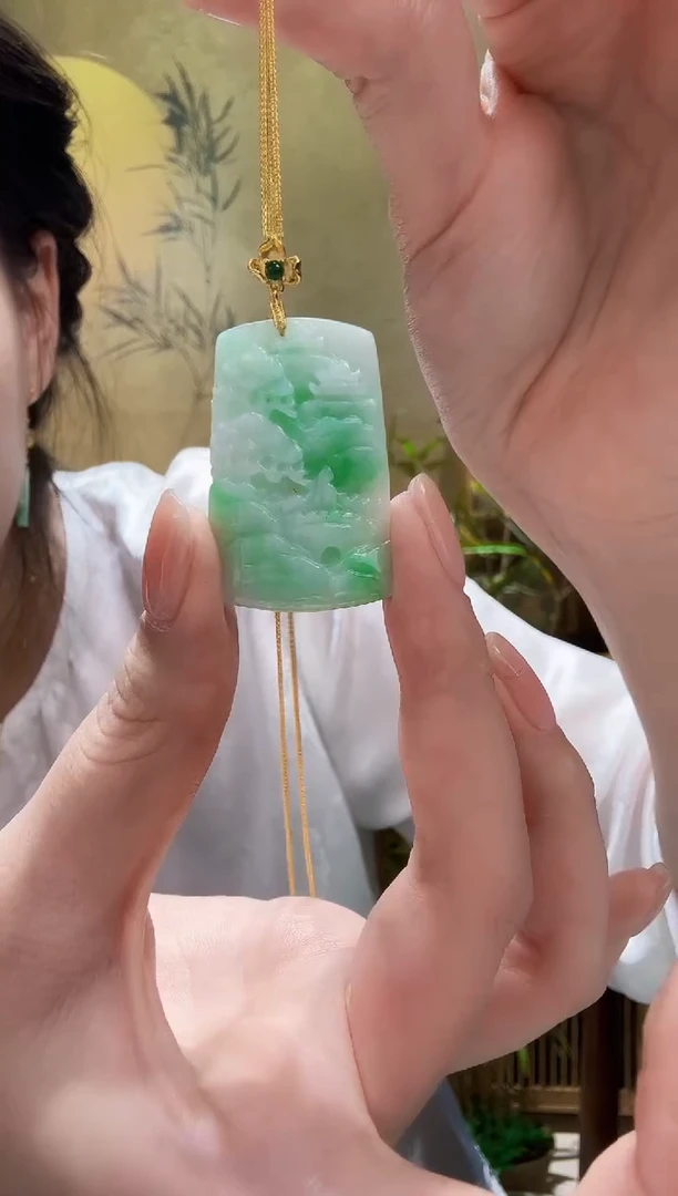 颈饰未镶嵌翡翠吊坠