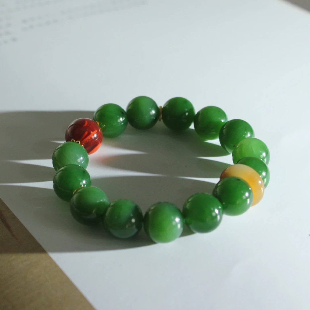 【岚溪珠宝】——碧玉辣阳绿手串，腕间的高贵，万里惊鸿晓山青。。。