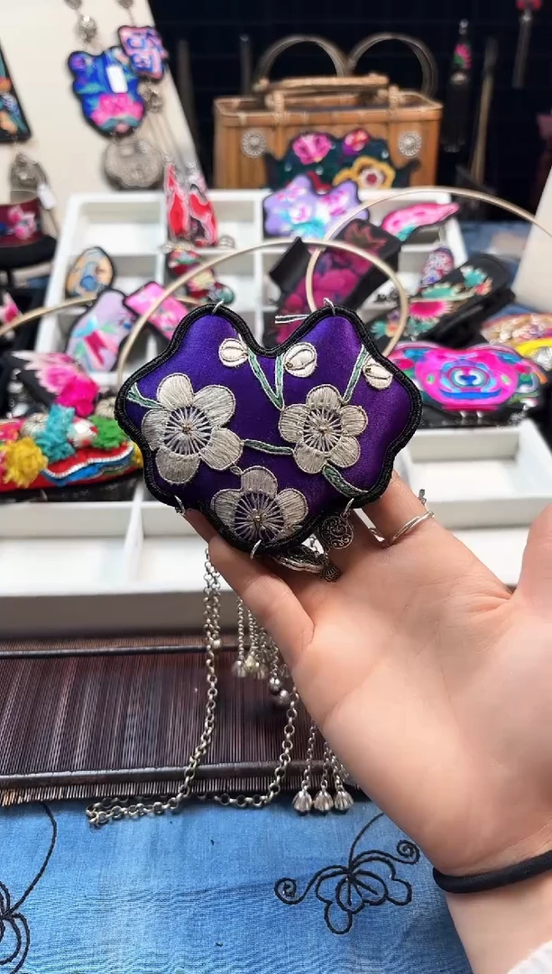 【闪购商品】刺绣手工老绣饰品