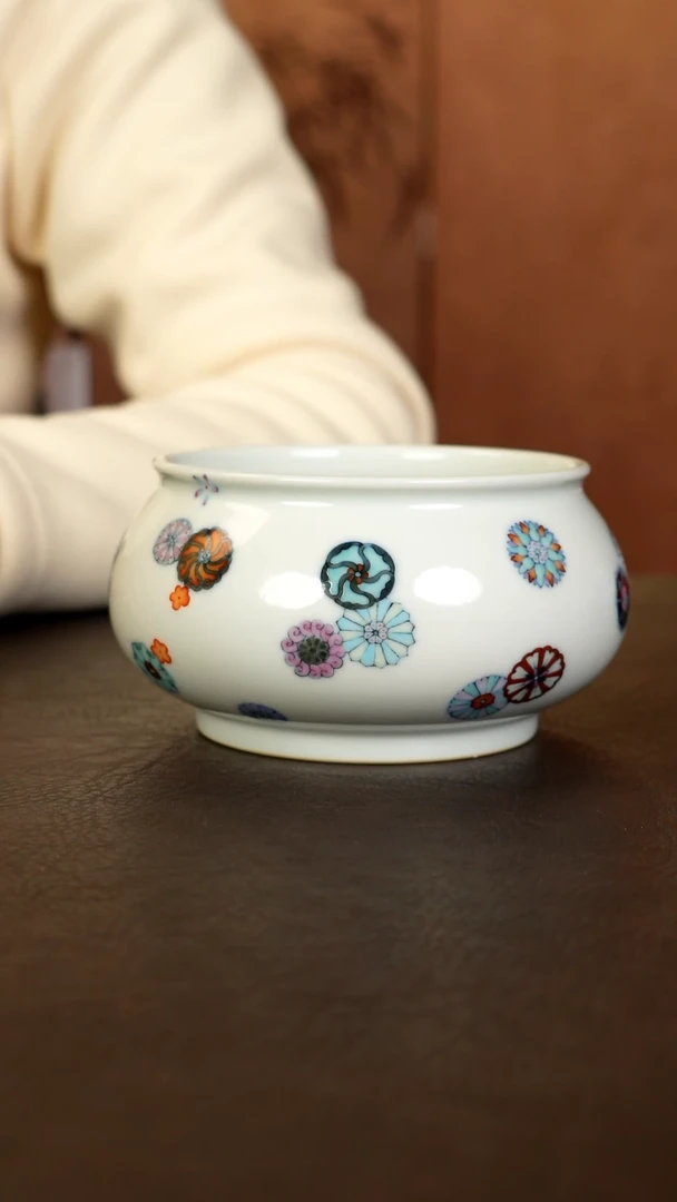 陶望玉窑 斗彩皮球花水洗