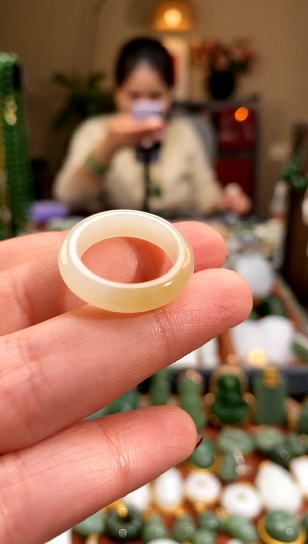 未镶嵌戒指和田玉16