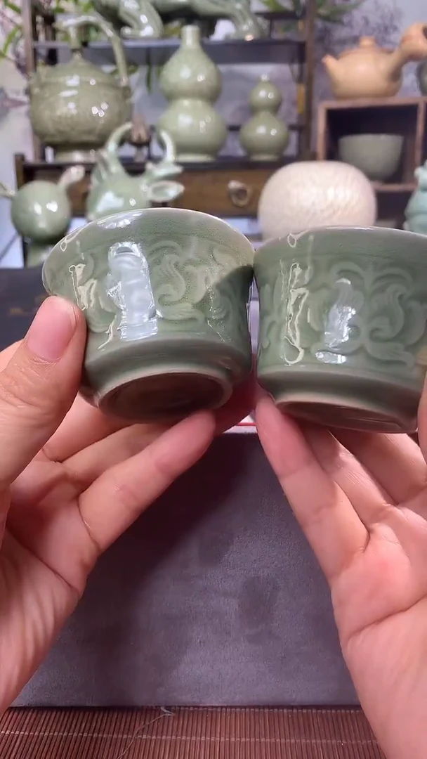 耀州窑青瓷牡丹纹小杯两只