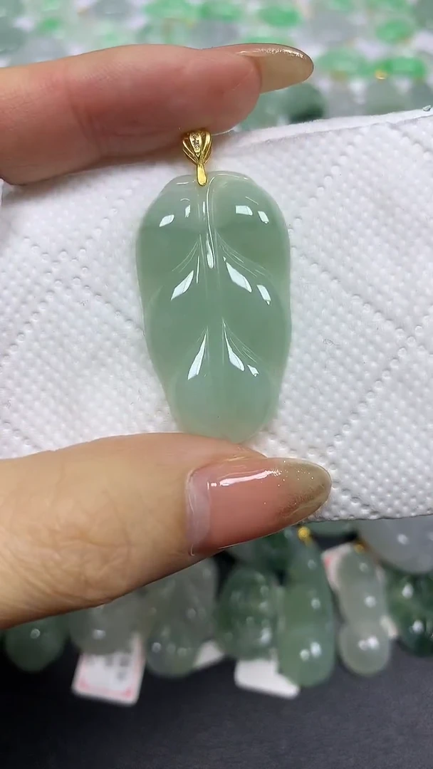 颈饰未镶嵌翡翠A货