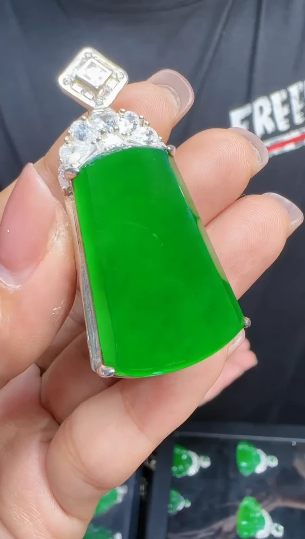 未镶嵌定制翡翠翡翠吊坠169