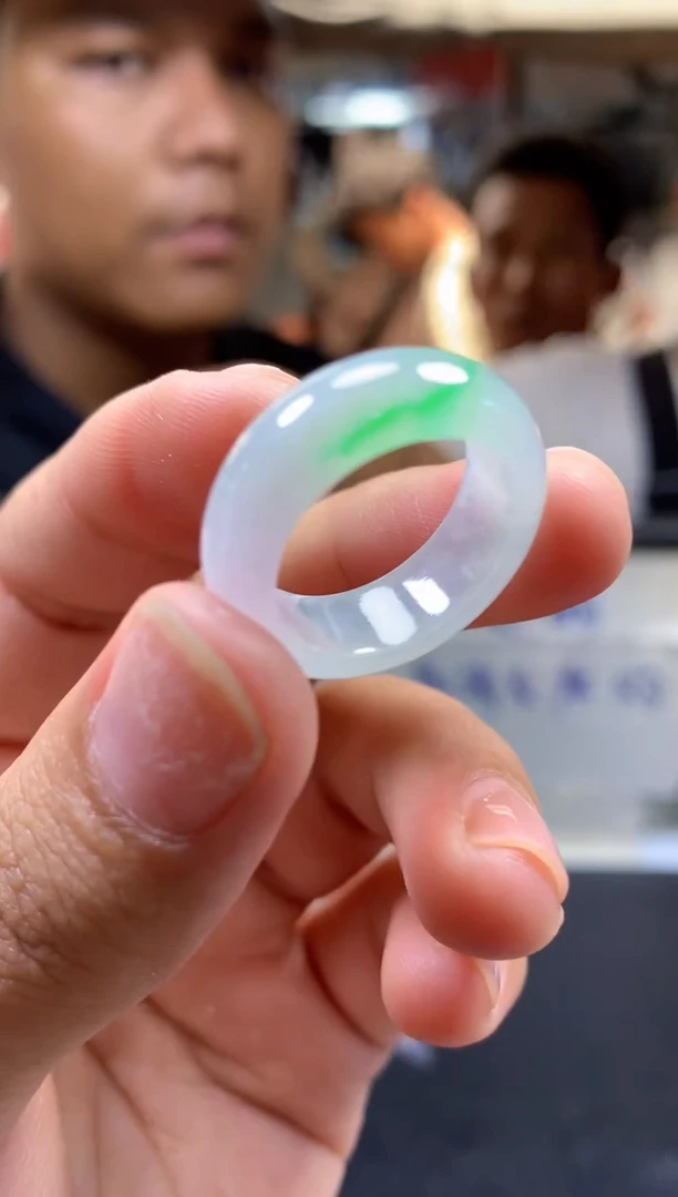 定制翡翠未镶嵌戒圈#99999元-毛货需精细抛光