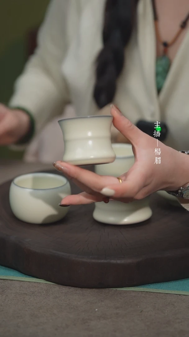【闪购商品】束腰竹节杯（灰胎）——龙眉