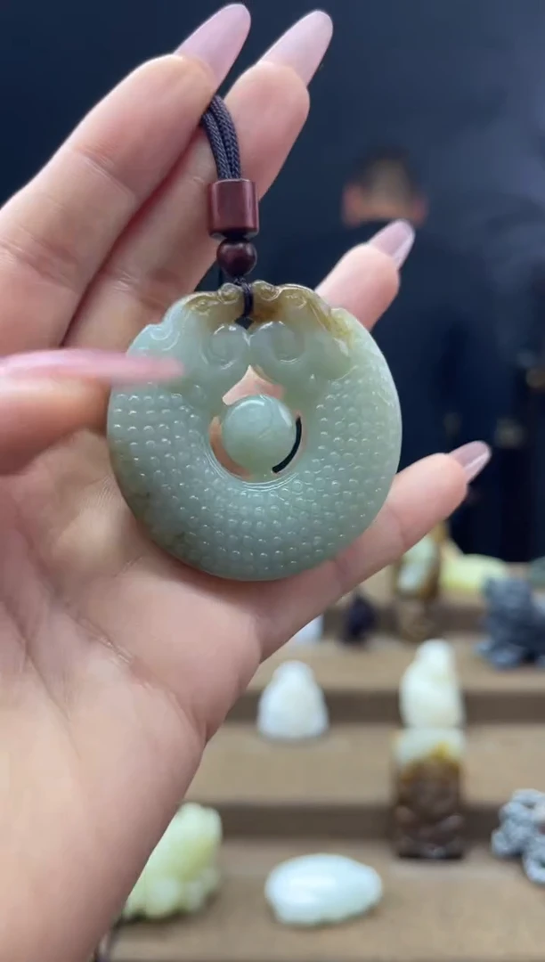 颈饰未镶嵌和田玉1