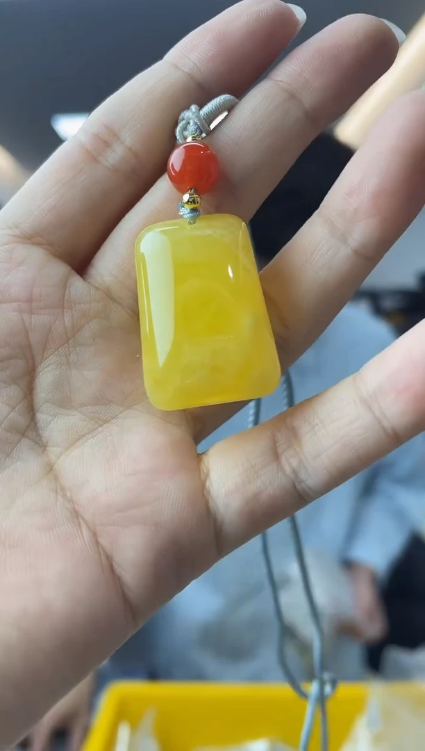 【闪购商品】蜜蜡裸石未镶嵌多样性一件发货