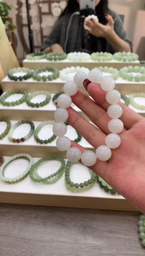 未镶嵌手链和田玉蘑***师白玉