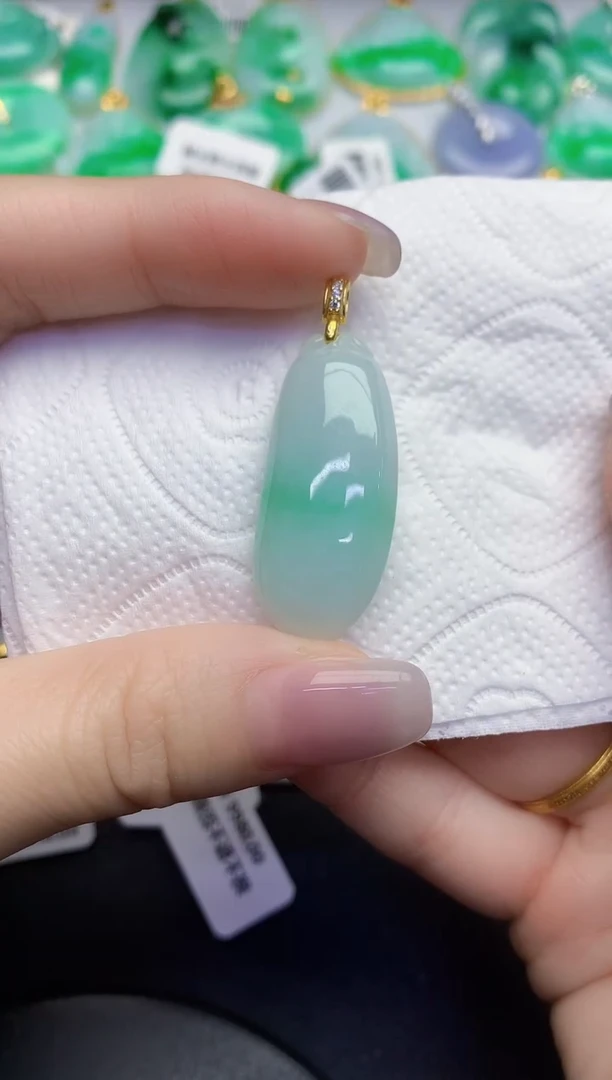 颈饰未镶嵌翡翠缅甸天然翡翠A货