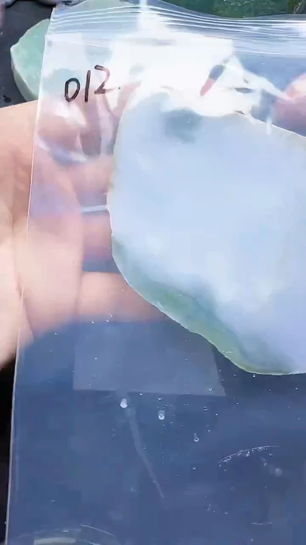 翡翠挂件未镶嵌012翡翠