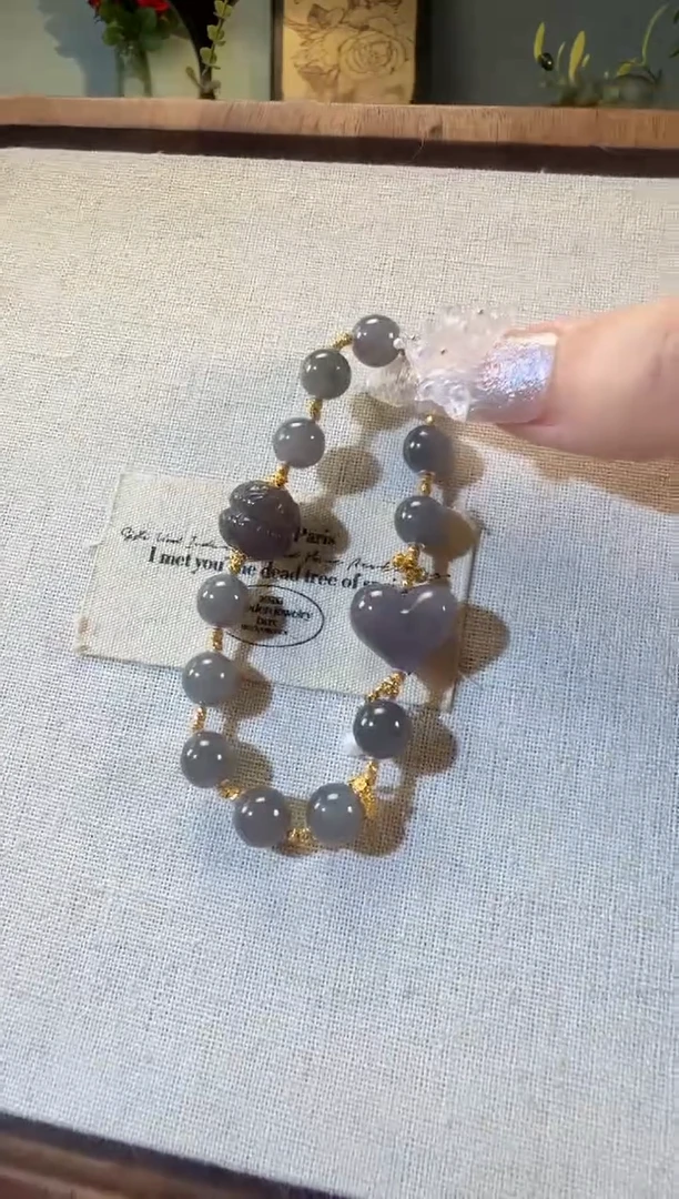 18K金镶嵌手链和田玉全金屁桃爱心莲花多宝