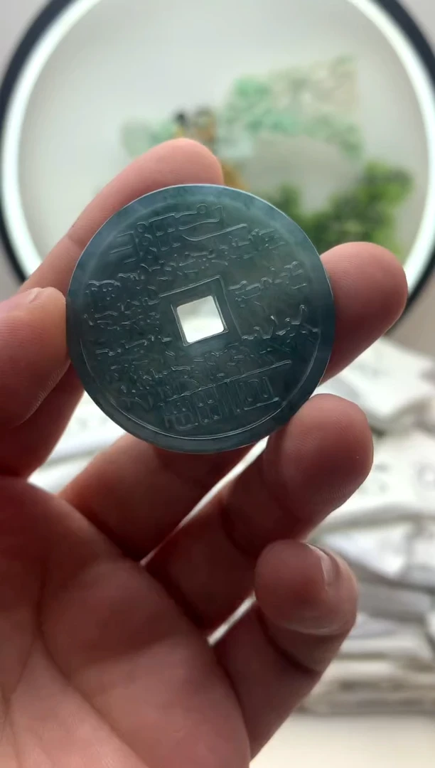 颈饰未镶嵌翡翠山鬼