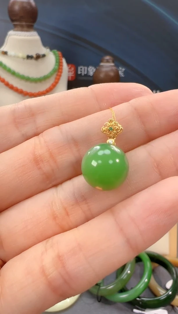 颈饰18K金镶嵌和田玉多样性拍一发一cg