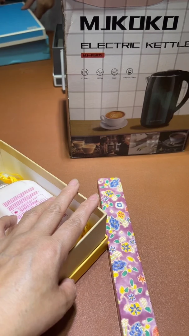 瓷片碗碟好物一件不留@@1