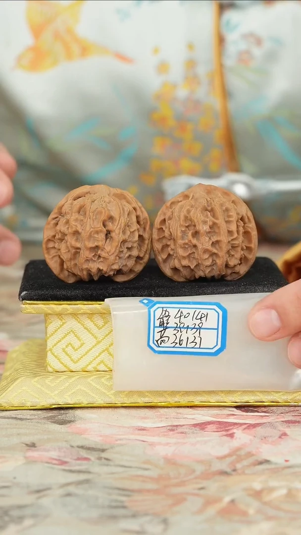 【闪购商品】文玩核桃把件苹果园