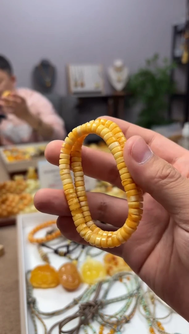 【闪购商品】蜜蜡裸石未镶嵌多样性发一件