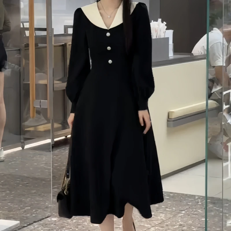 早秋赫本风高级感遮肉显瘦连衣裙大码女装胖mm法式气质撞色连衣裙