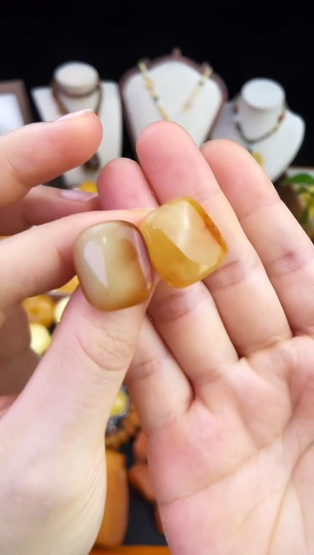 琥珀未镶嵌珠宝奇石柒月