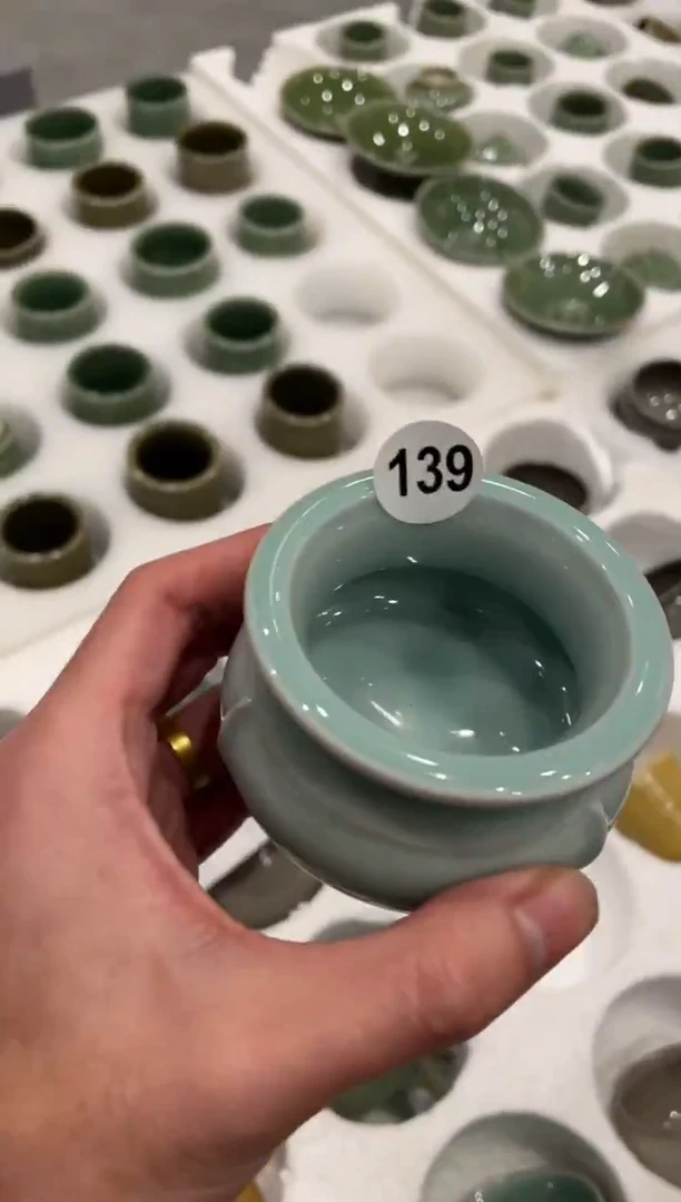 139窑承青瓷粉青鬲式炉