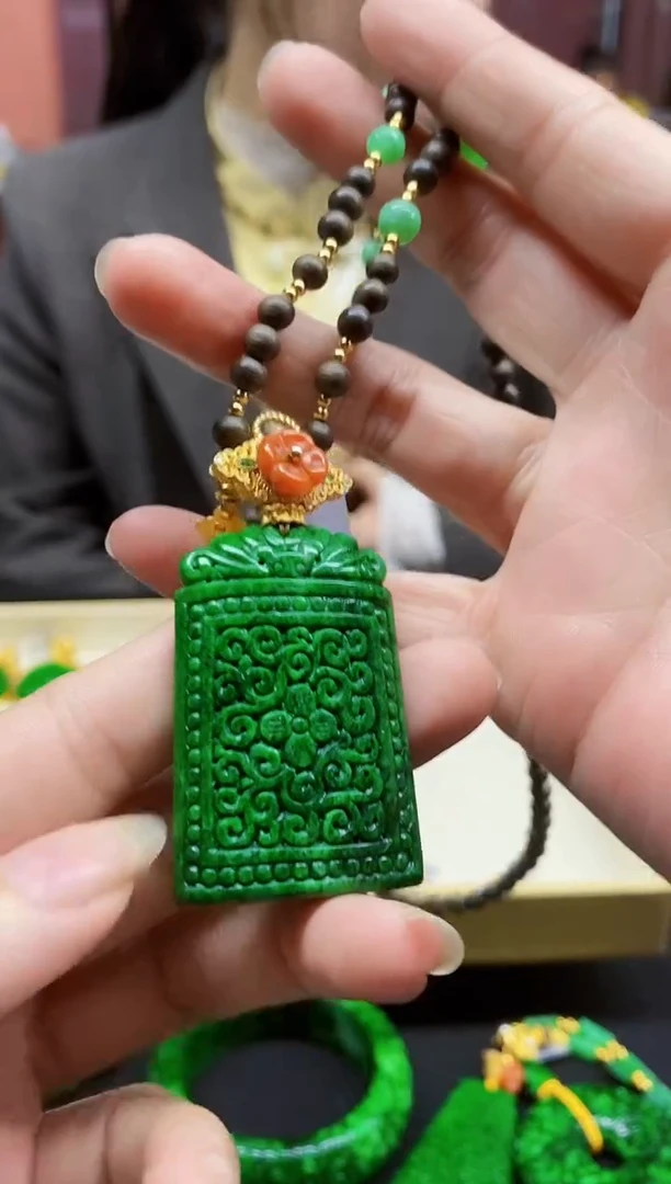 颈饰未镶嵌翡翠翡翠吊坠