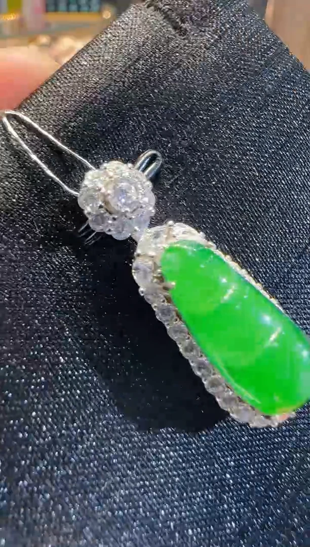 【闪购商品】翡翠吊坠(不含链)银S925镶嵌多样性发货一件