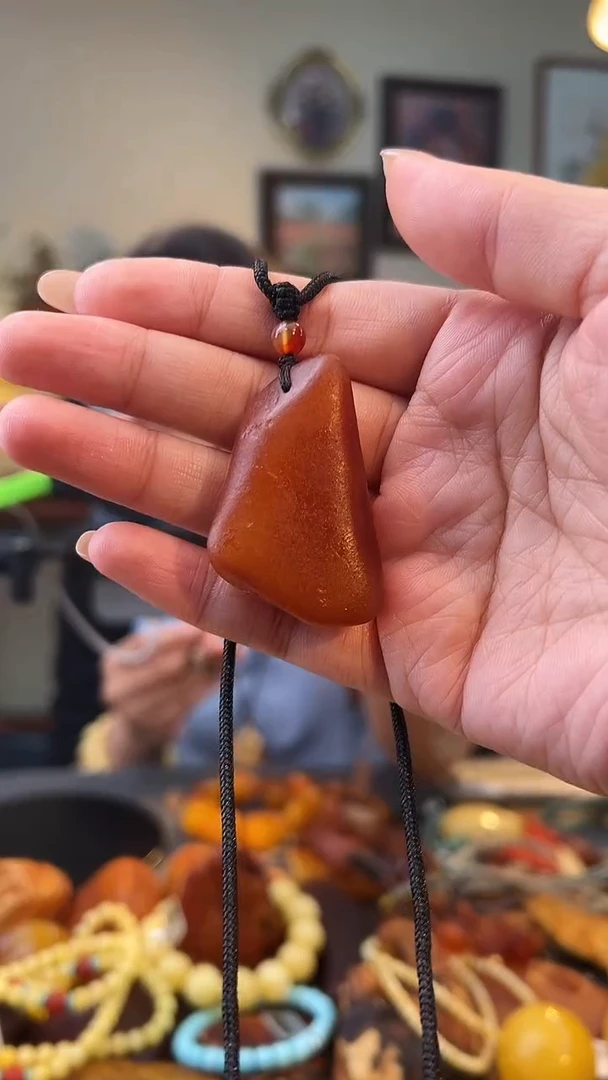 琥珀颈饰未镶嵌吊坠
