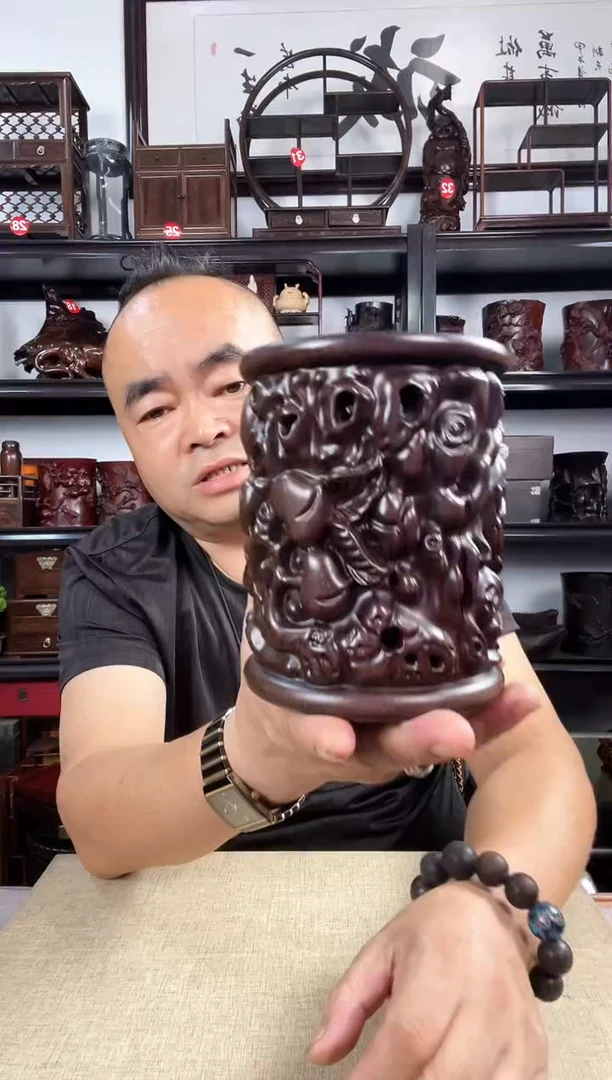 木寿桃笔筒老李红木工艺品