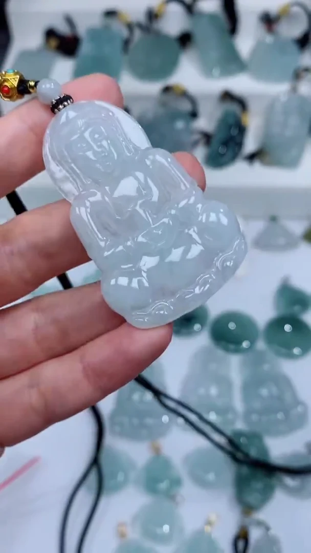 颈饰未镶嵌翡翠吊坠