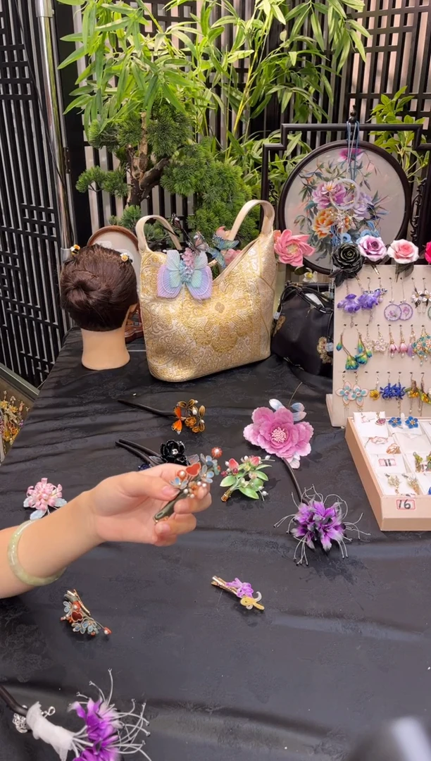 织绣**非遗绒花手工饰品