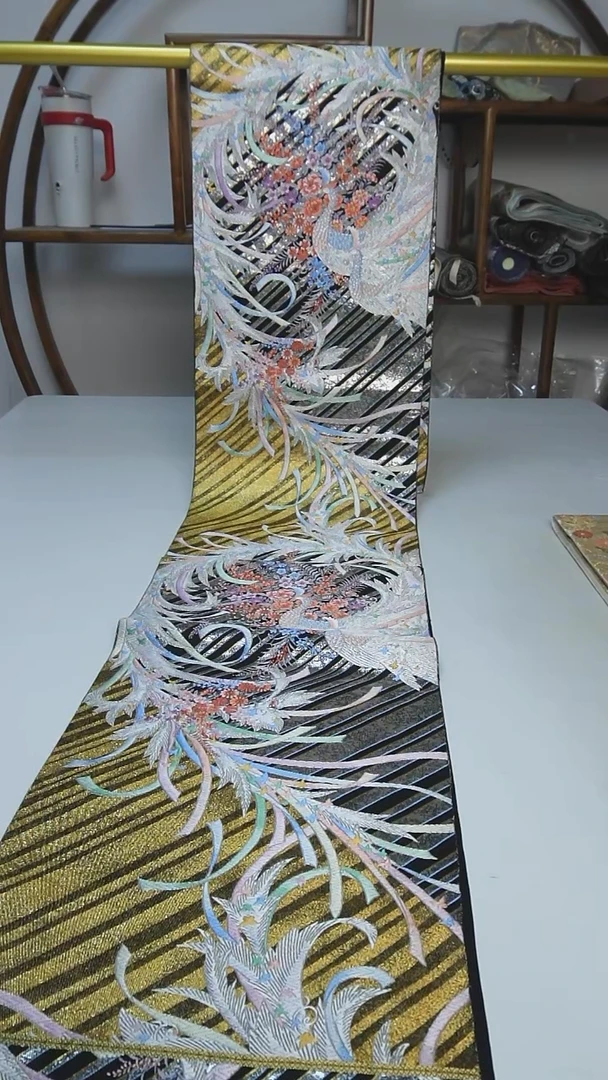 织绣2西阵织六通孔雀