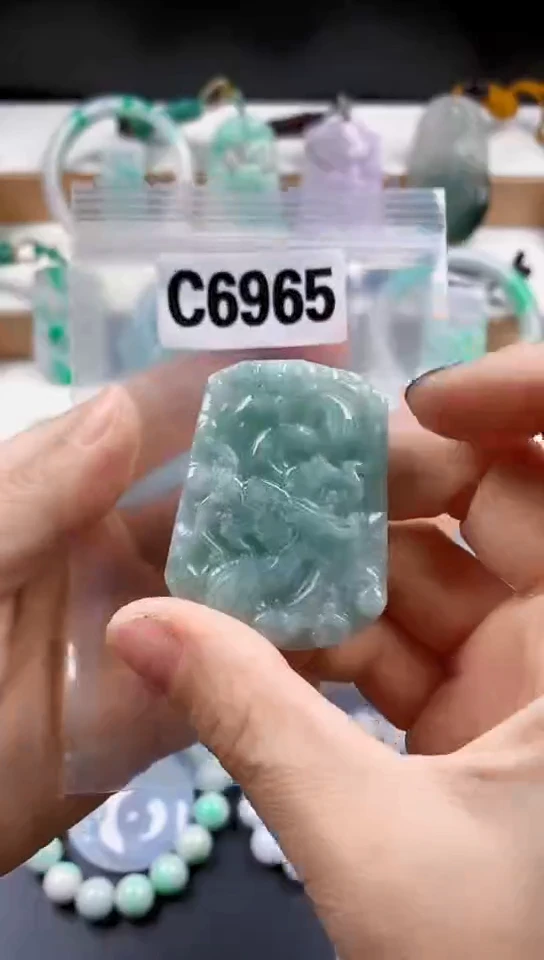 颈饰未镶嵌翡翠天然翡翠吊坠挂件