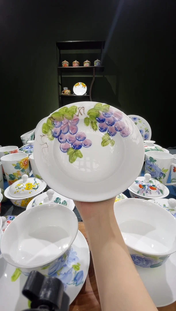 盘景德镇高温釉下彩7.5英寸草帽盘葡萄